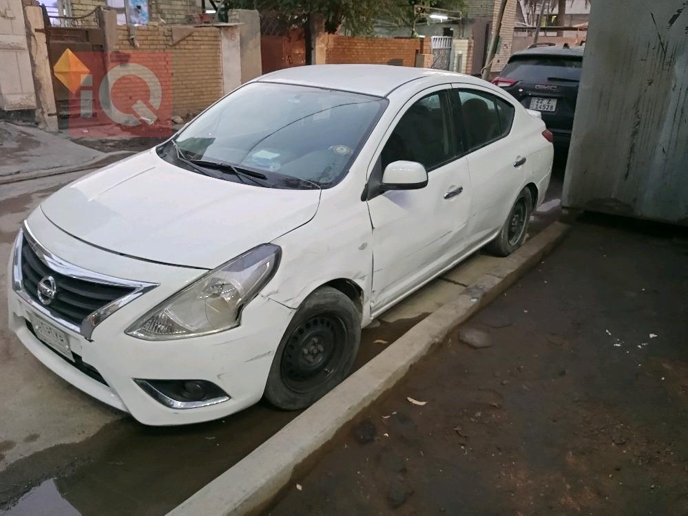 نيسان فيرسا